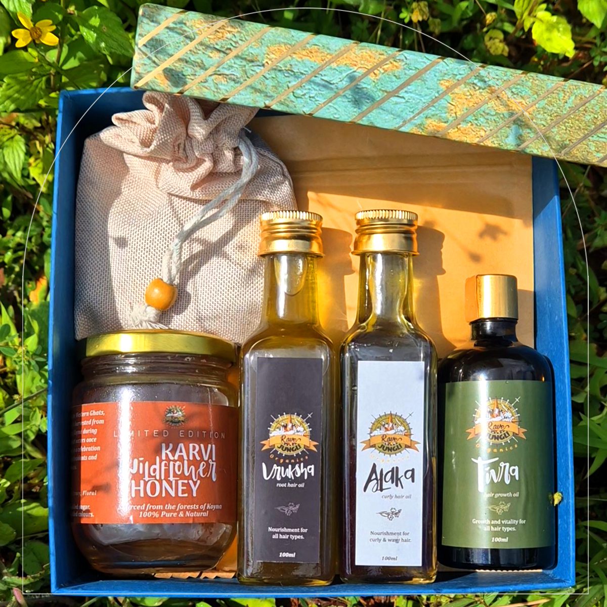 HAMPER CLOSE UP